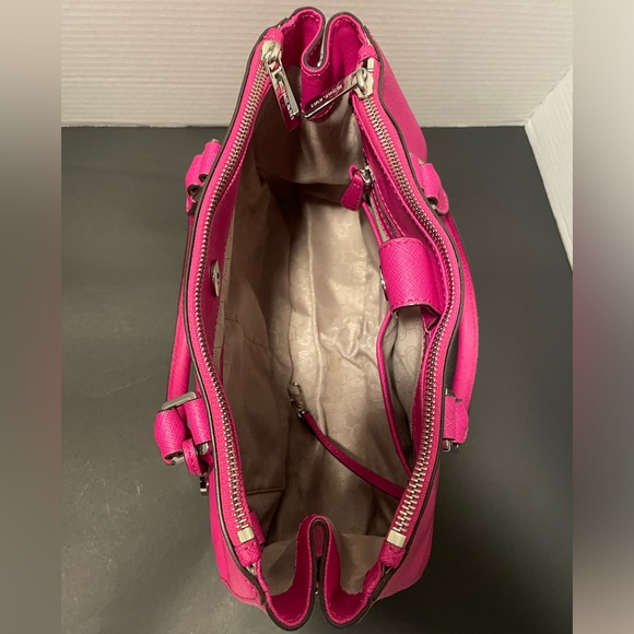 Michael Kors Pink Tote Purse Large with Shoulder/handle Straps Great Condition! - Picture 6 of 7